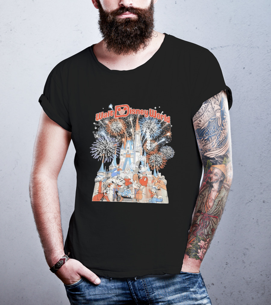 Walt Disney World Castle Fireworks Mickey Minnie Goofy T-Shirt