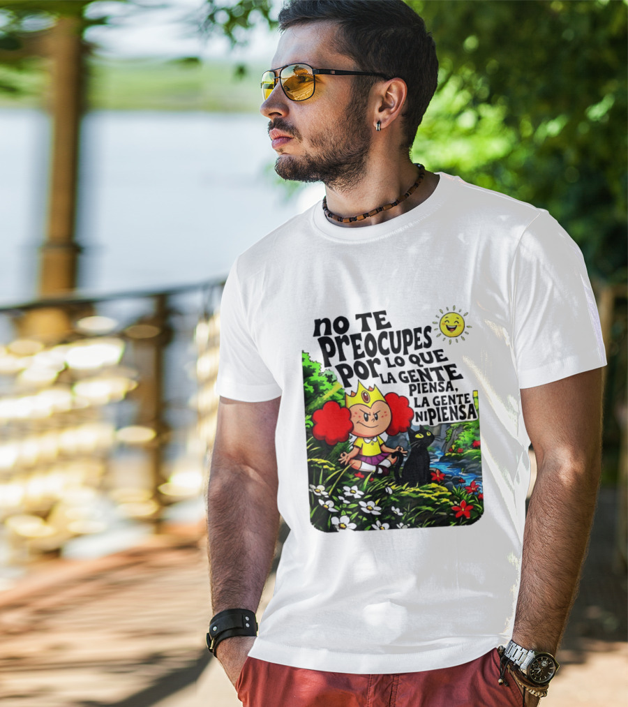 No Te Preocupes Por Lo Que La Gente Piensa Meditando Chica Corona Gato T-Shirt