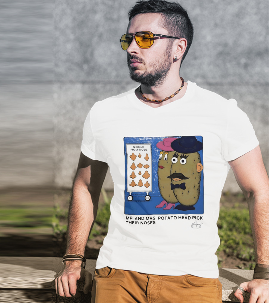 Mobile Pic A Nose Mr And Mrs Potato Head Pick Their Noses T-Shirt