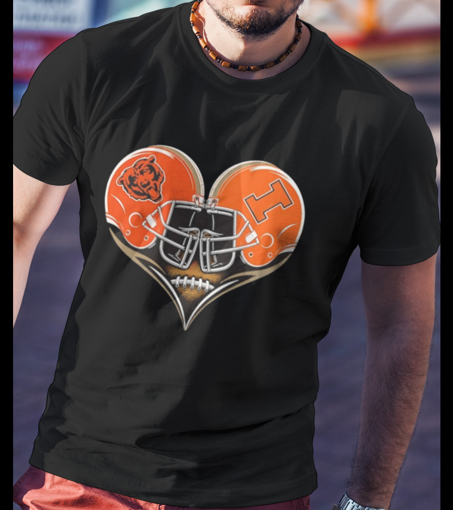 Chicago Bears And Illinois Fighting Illini Helmet Heart T-Shirt
