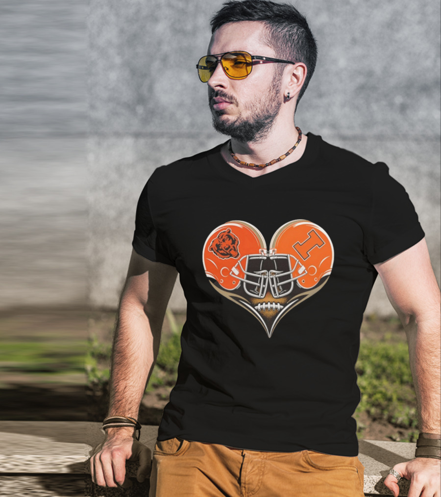 Chicago Bears And Illinois Fighting Illini Helmet Heart T-Shirt