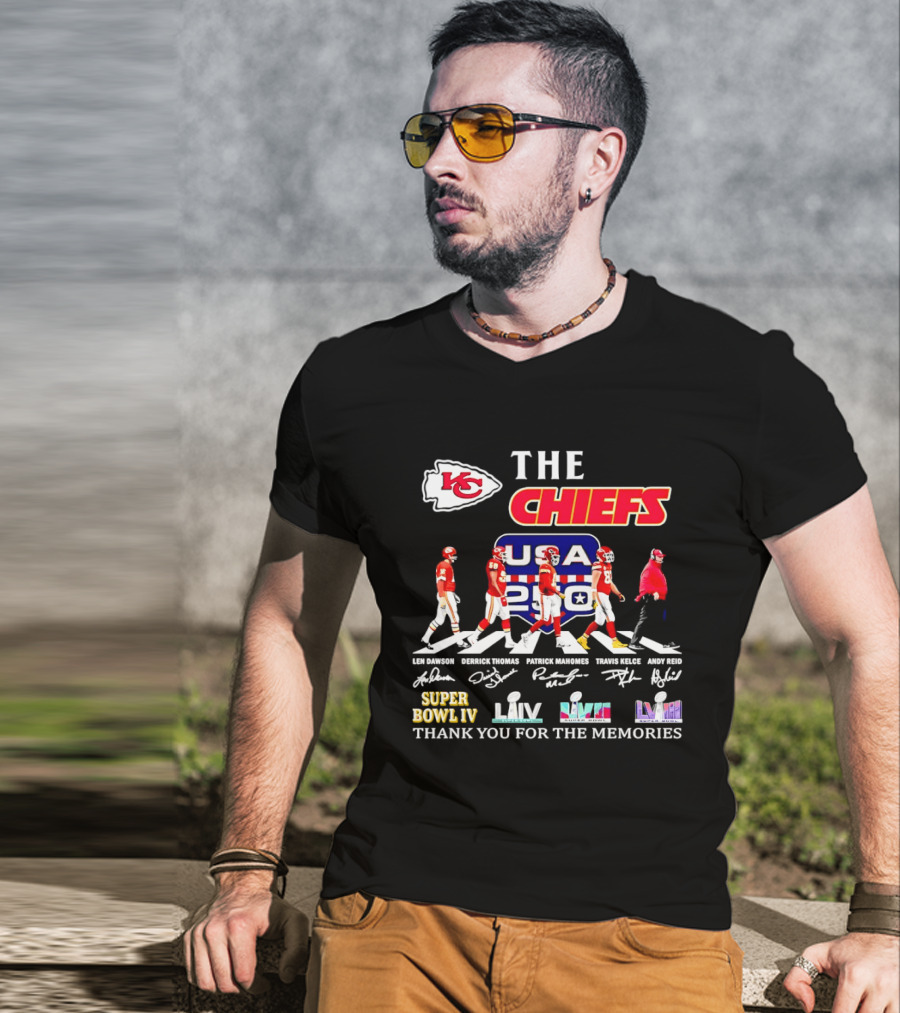 The Kansas City Chiefs Super Bowl LIV USA 2020 Champions Signatures Thank You For The Memories T-Shirt