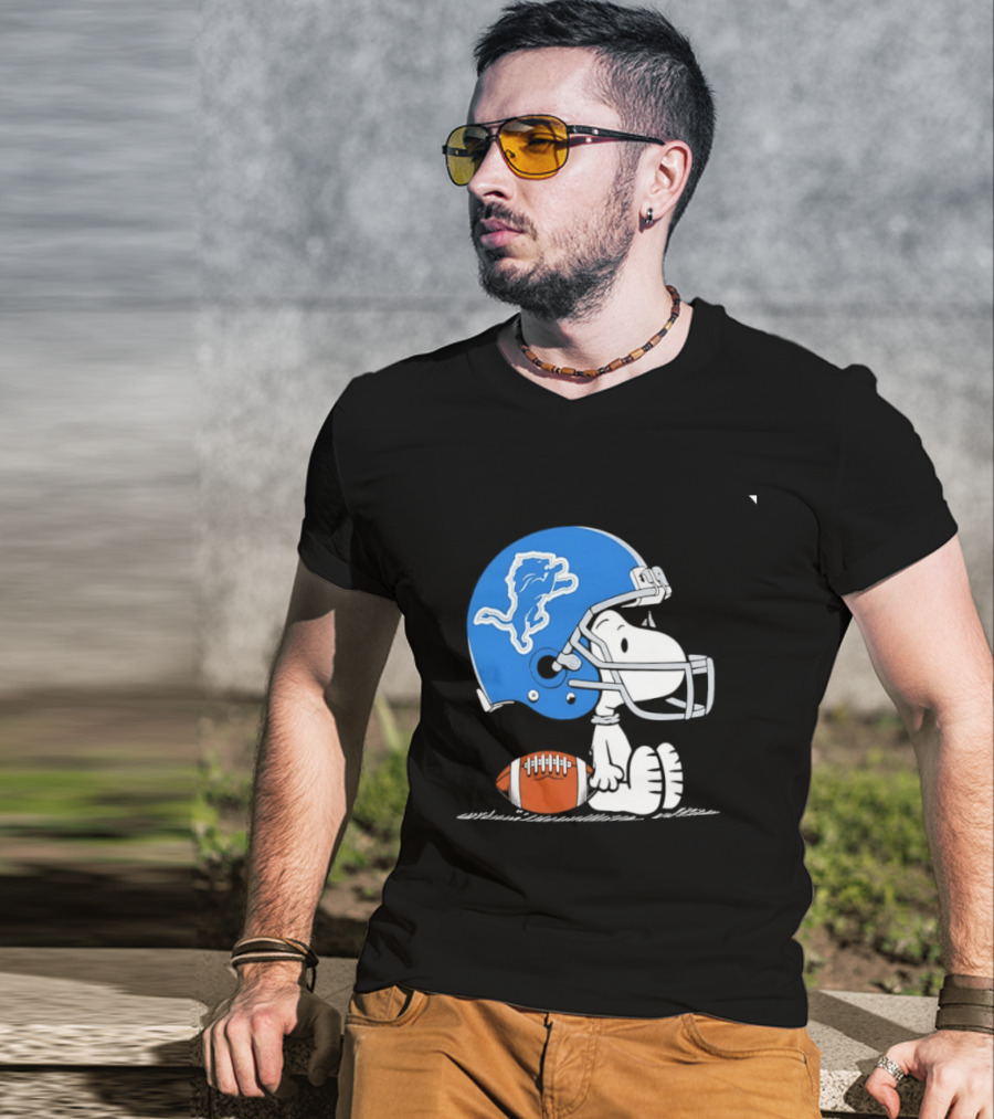 Snoopy Detroit Lions Football Helmet Collaboration NFL Peanuts T-Shirt