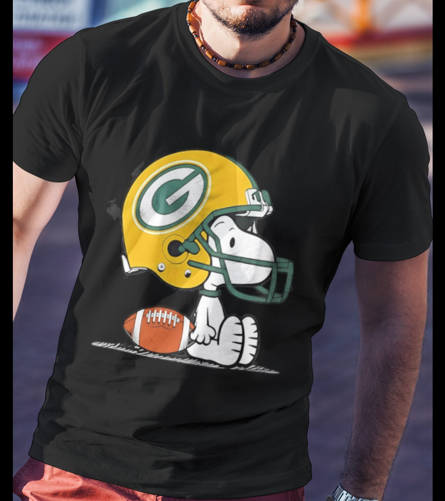 Snoopy Green Bay Packers Football Helmet Collaboration With Peanuts T-Shirt