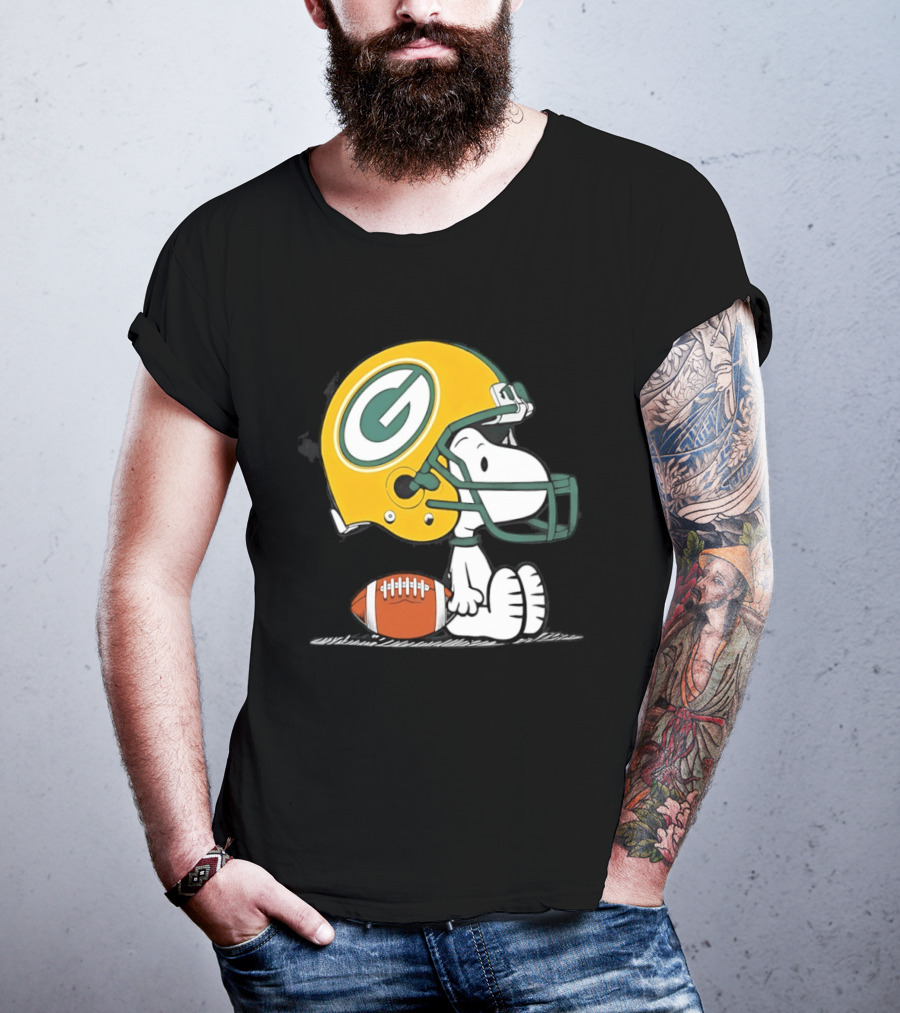 Snoopy Green Bay Packers Football Helmet Collaboration With Peanuts T-Shirt