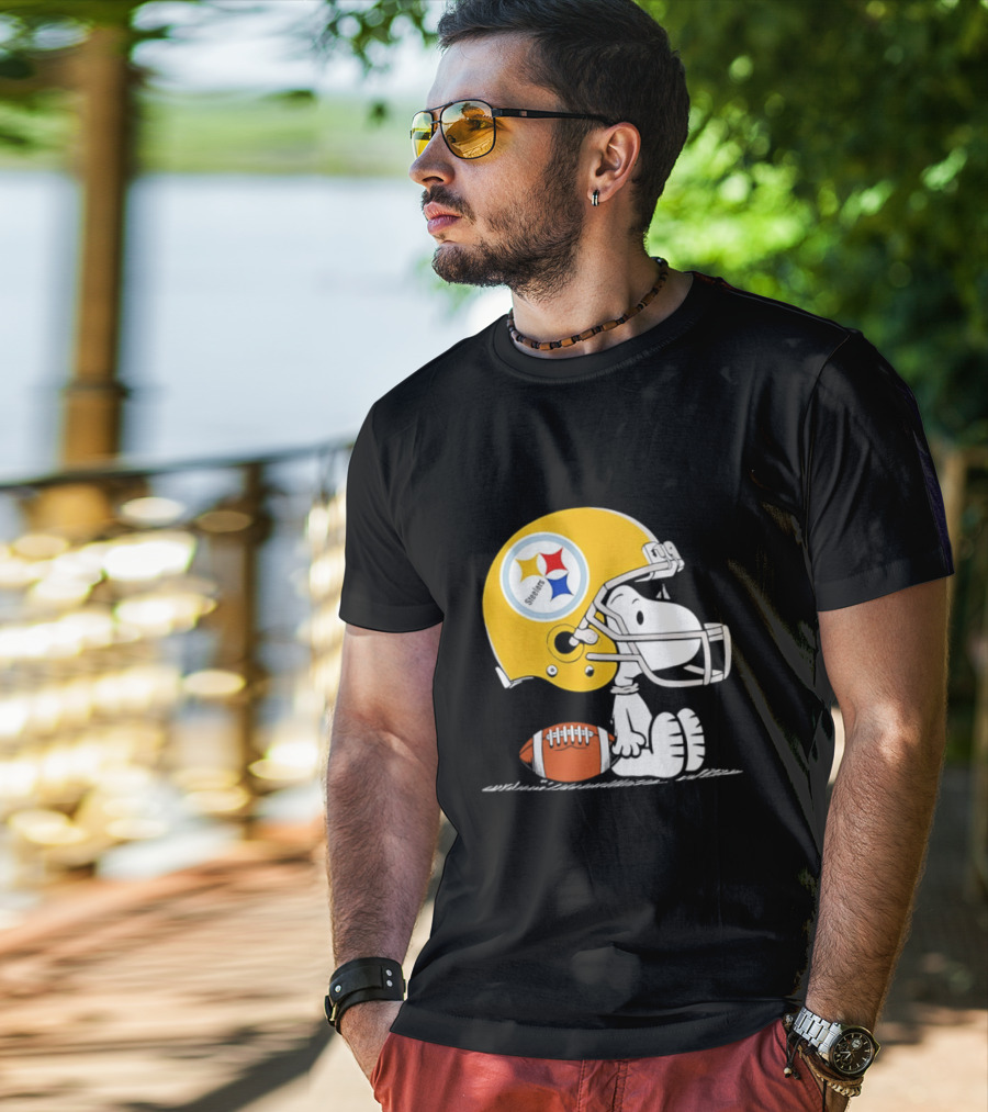 Snoopy Pittsburgh Steelers Helmet Football T-Shirt
