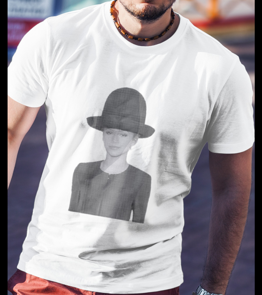 Zendaya Halftone Minimalist Style Fashion Influence T-Shirt