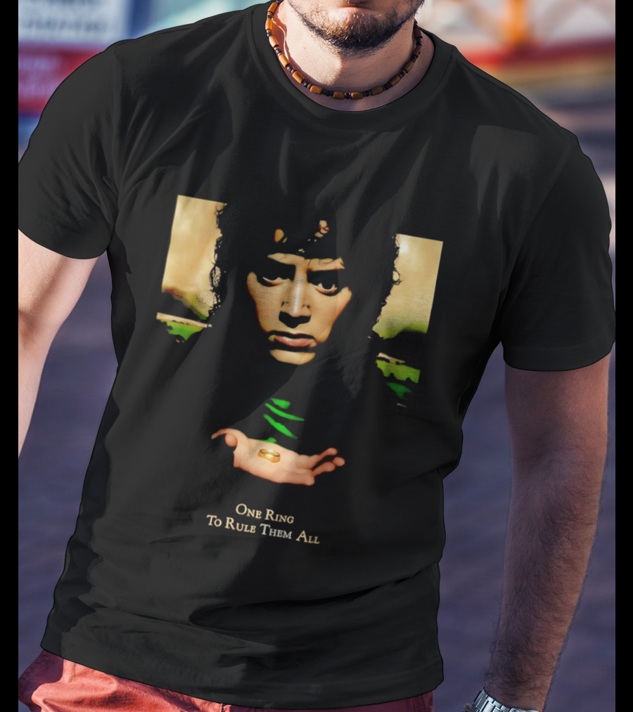 Elijah Wood One Ring To Rule Them All Lord Of The Rings Face Hands Gold Band T-Shirt