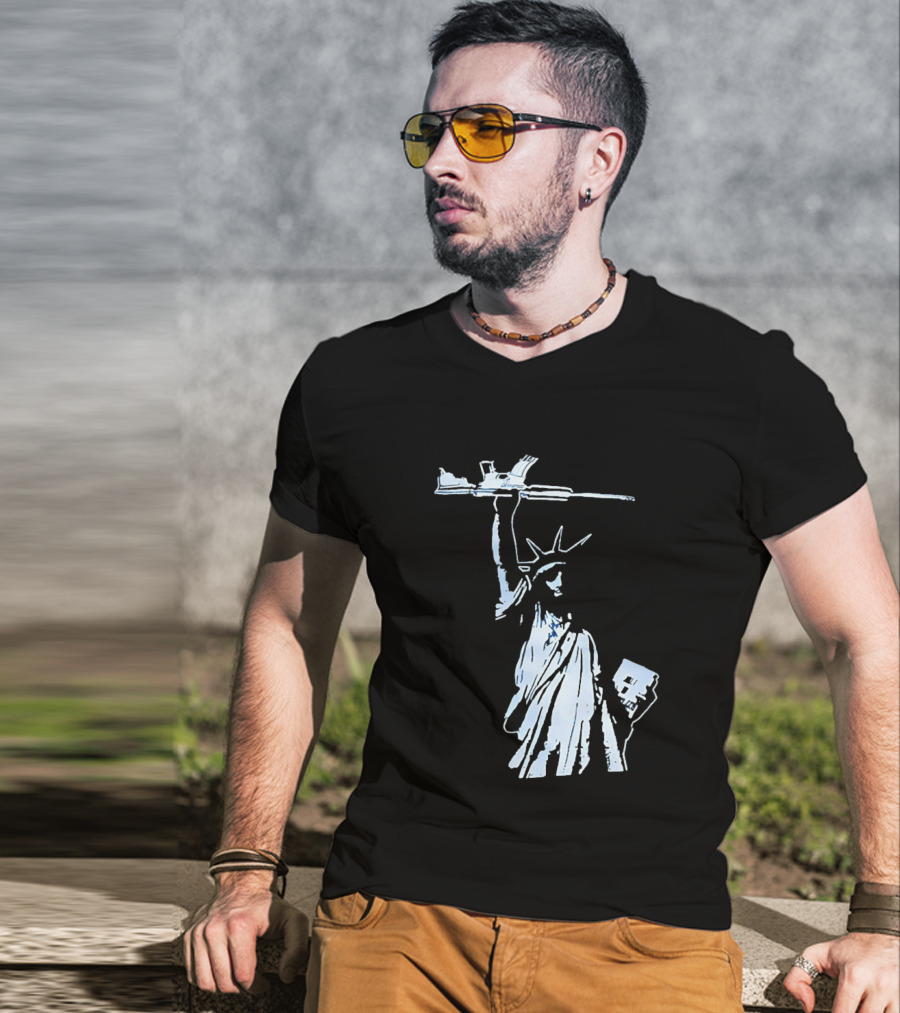 Statue Of Liberty Holding Assault Rifle July 4th Independence T-Shirt