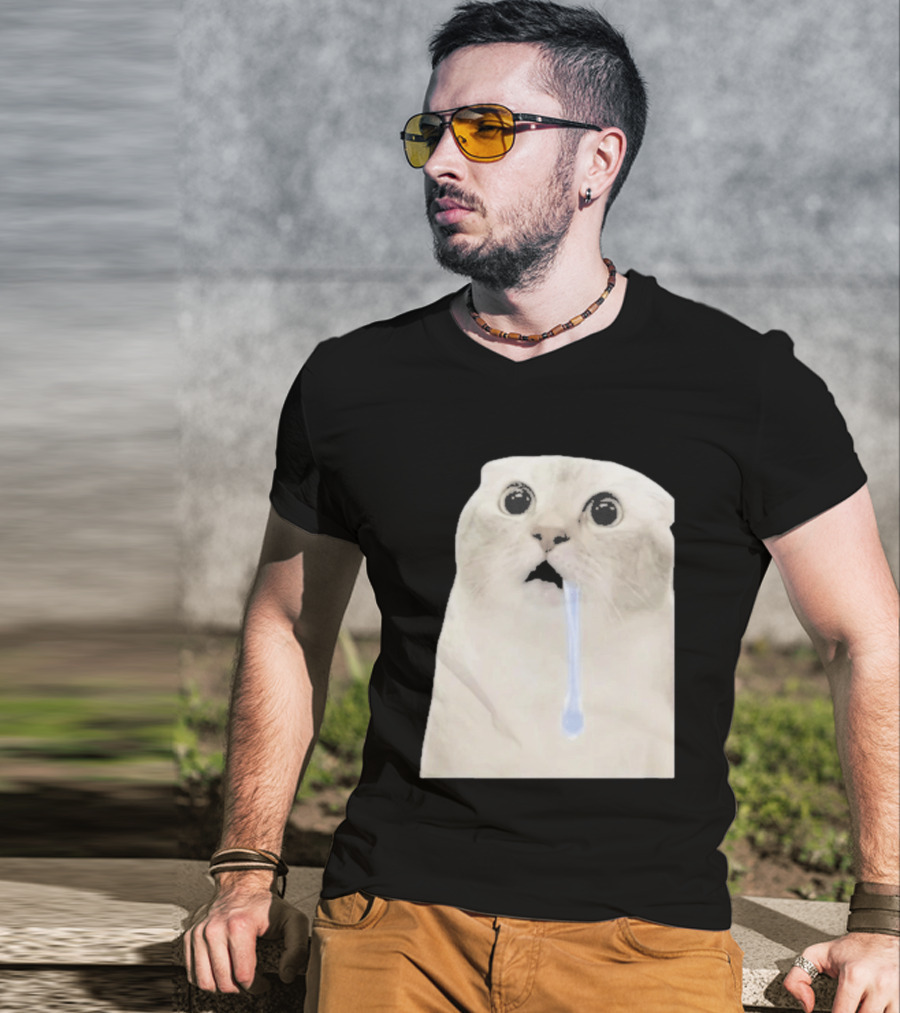 Wide Eyed Drooling Cat Meme Humor T-Shirt