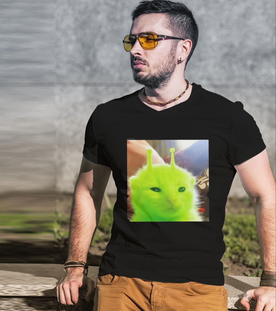 Gleep Alien Kitty Green Cat Antennae Fluffy Feline Fantasy T-Shirt