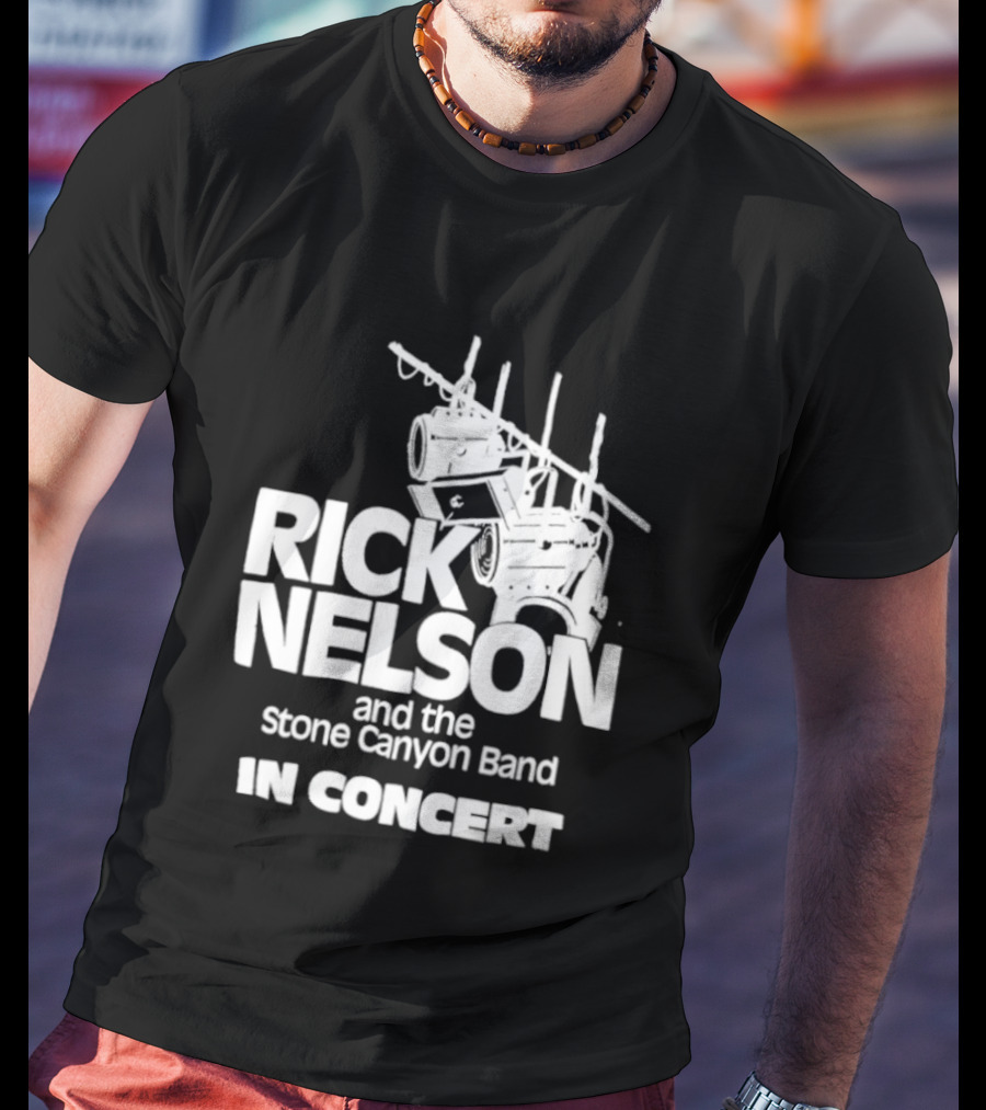 Rick Nelson And The Stone Canyon Band In Concert Trắng Trên Nền đen Dàn đèn Sân Khấu T-Shirt