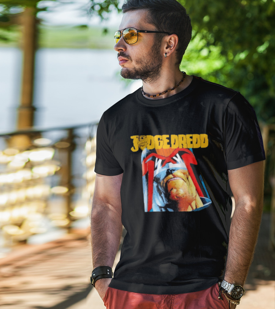 Judge Dredd Face Of Justice Iconic 2000 AD Comic Book Cover T-Shirt