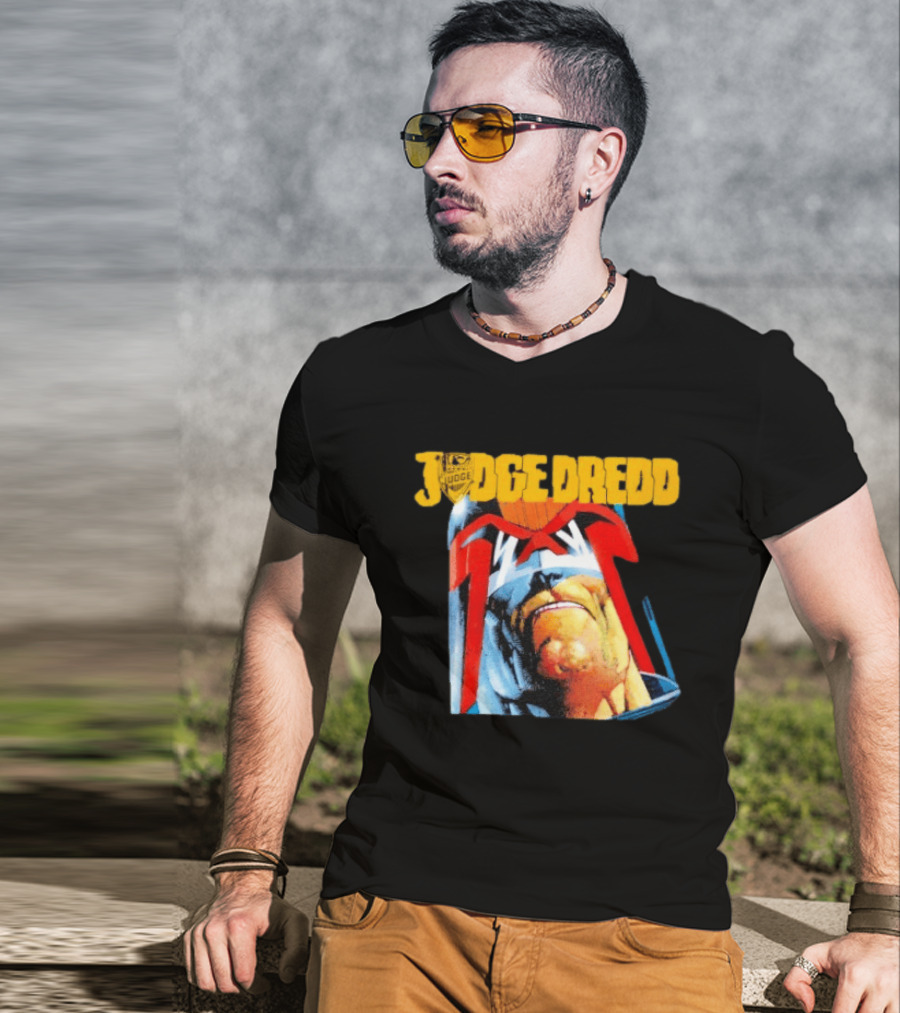 Judge Dredd Face Of Justice Iconic 2000 AD Comic Book Cover T-Shirt
