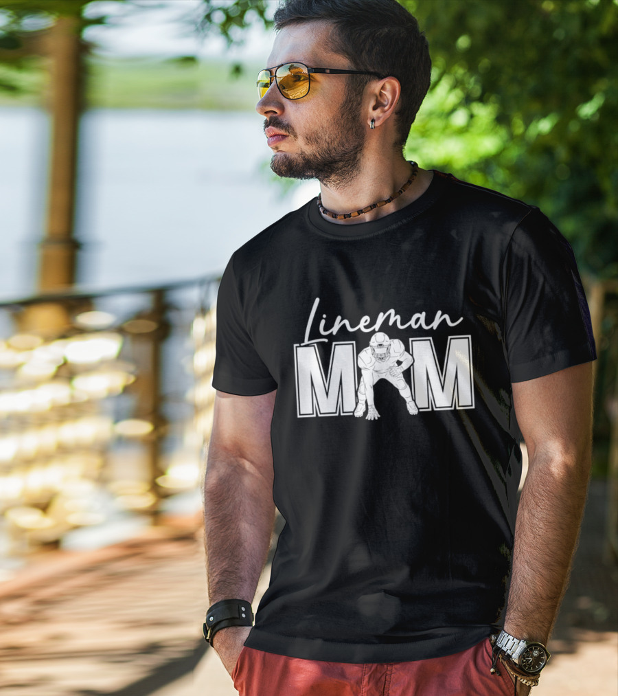 Lineman Mom Football Player Bold Lettering T-Shirt