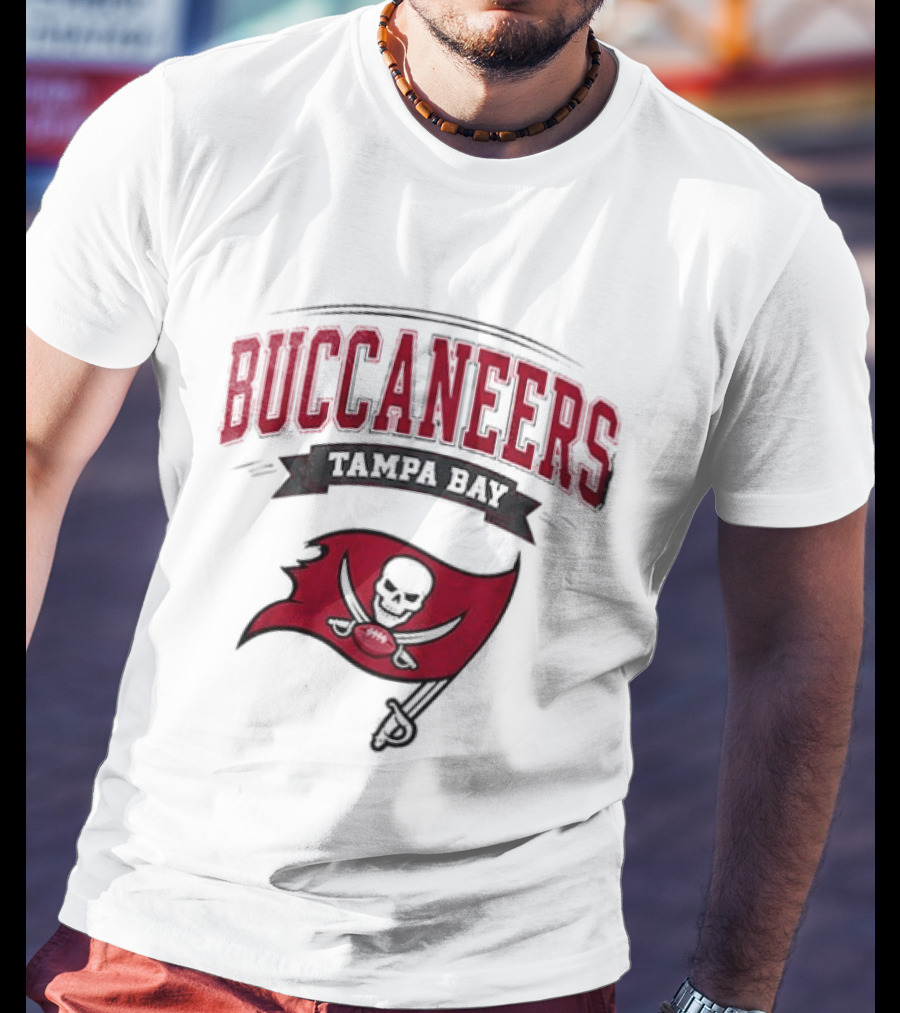Tampa Bay Buccaneers Ghostface Running Football Pirate Flag T-Shirt