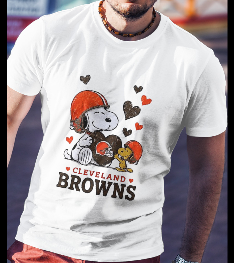 Cleveland Browns Peanuts Snoopy Woodstock Heart Helmets Love T-Shirt