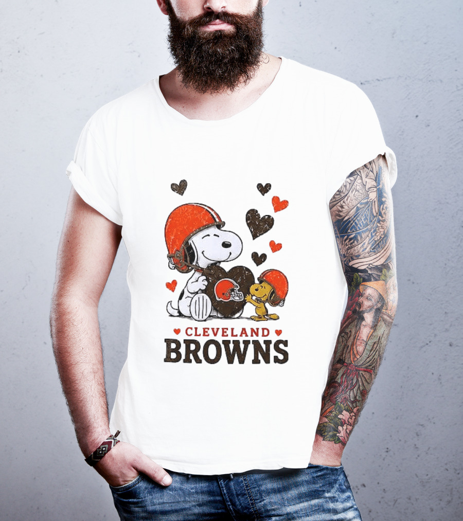 Cleveland Browns Peanuts Snoopy Woodstock Heart Helmets Love T-Shirt
