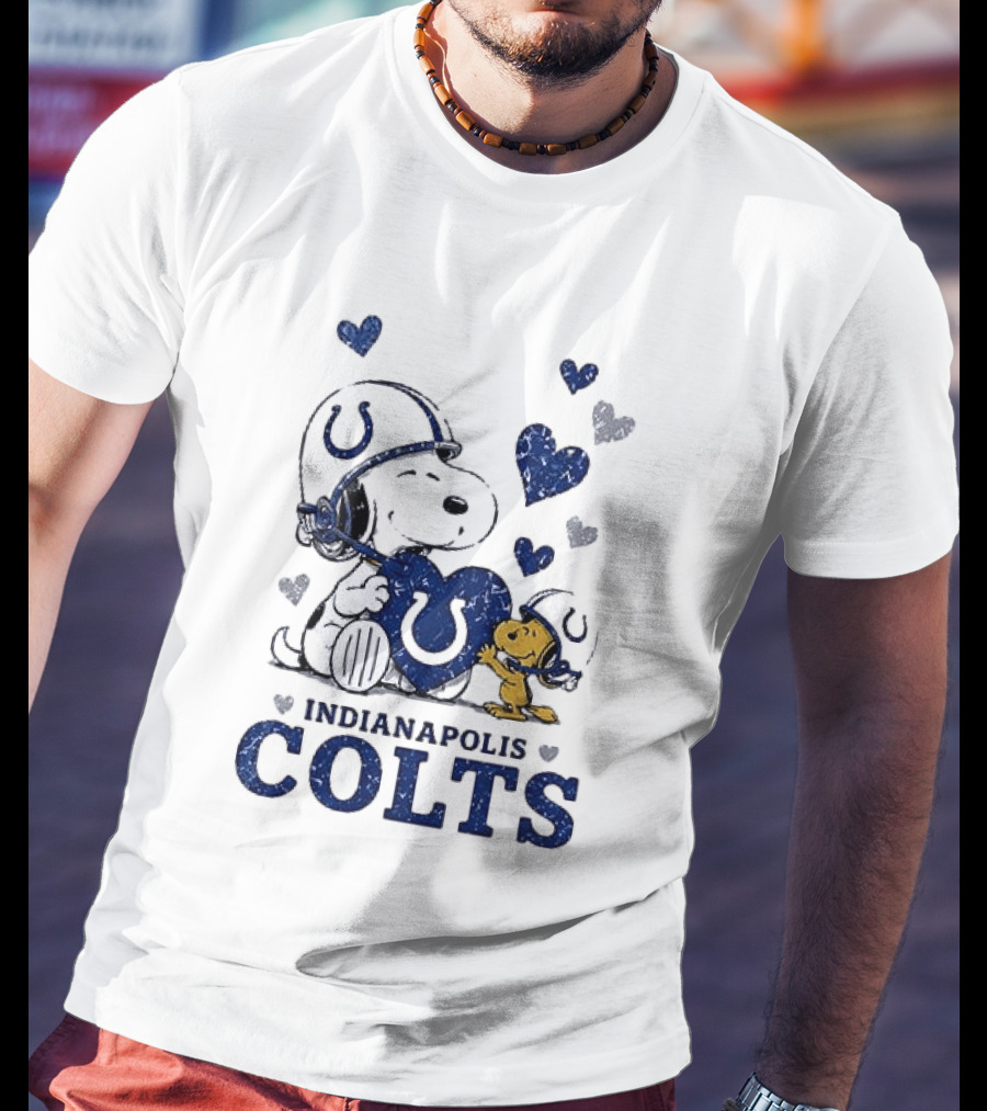Indianapolis Colts Peanuts Snoopy Woodstock Love Hearts T-Shirt