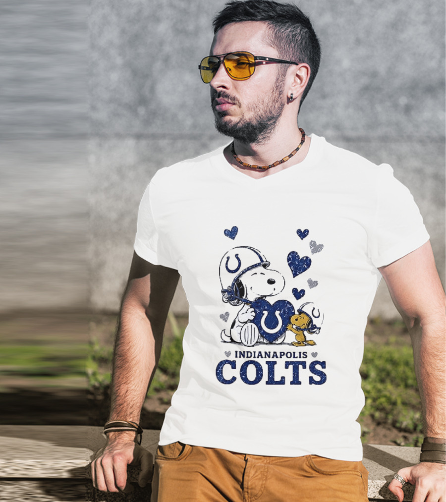 Indianapolis Colts Peanuts Snoopy Woodstock Love Hearts T-Shirt