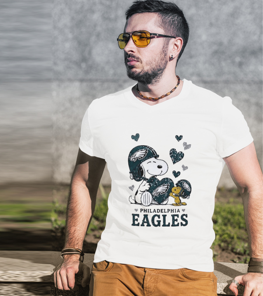 Philadelphia Eagles Snoopy Woodstock Love Hearts Collaboration T-Shirt