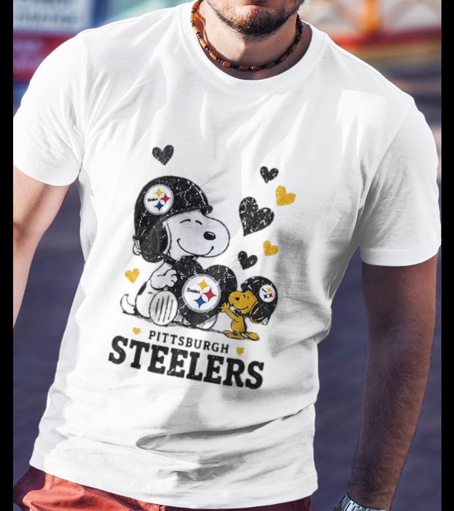 Pittsburgh Steelers Peanuts Snoopy Woodstock Hearts NFL Fan T-Shirt
