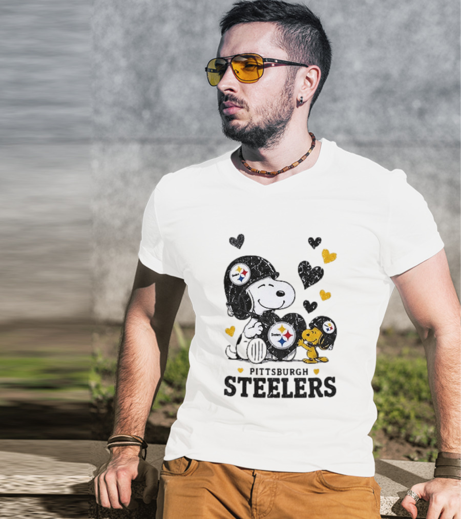 Pittsburgh Steelers Peanuts Snoopy Woodstock Hearts NFL Fan T-Shirt
