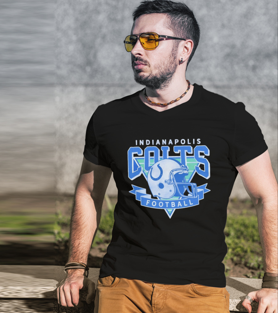 Indianapolis Colts Football Helmet Vintage Team T-Shirt