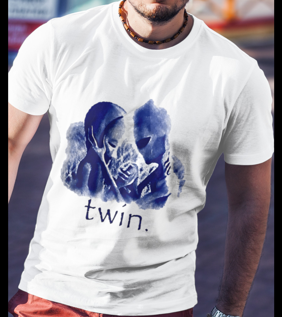 Twin Alien Extraterrestrial Sci Fi Embrace T-Shirt