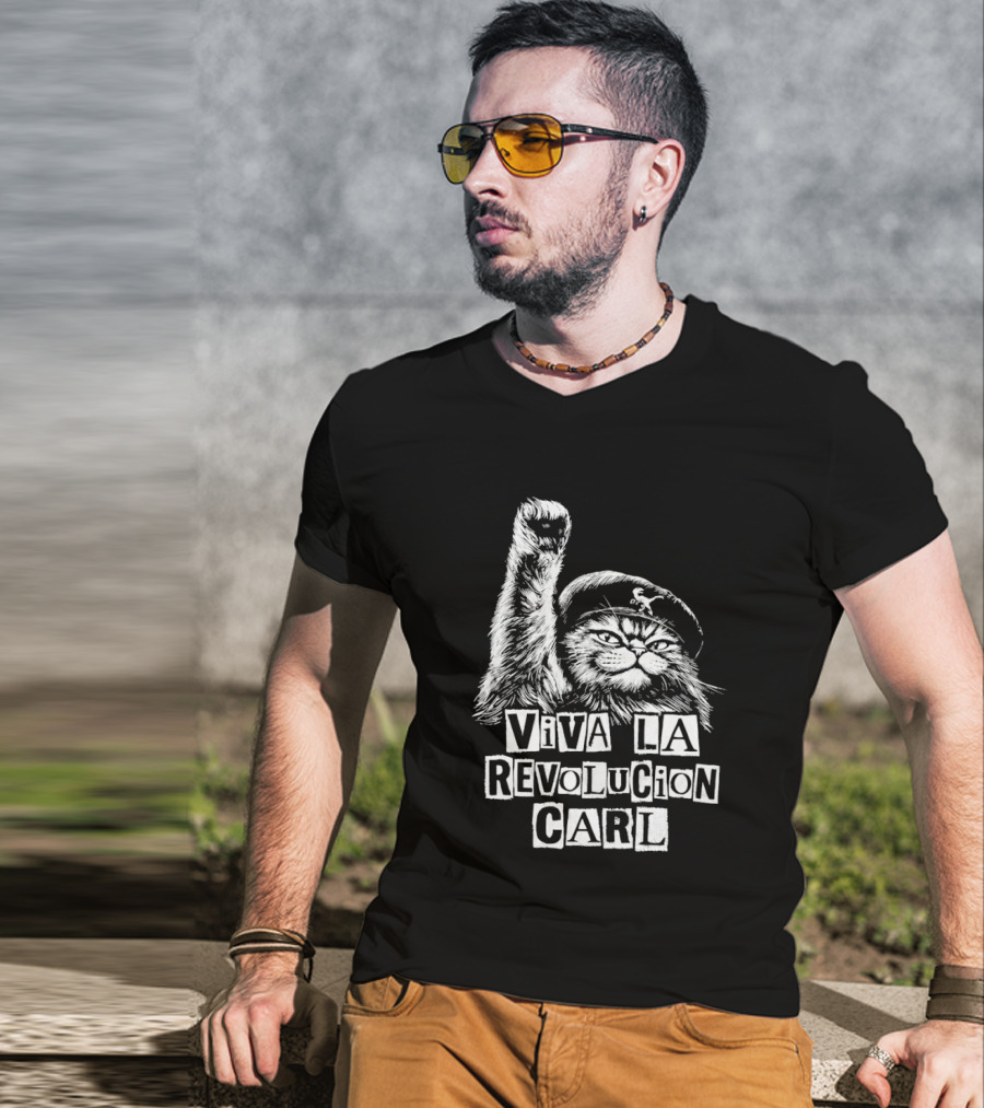 Viva La Revolucion Carl Cat Dungeon Crawler Carl T-Shirt