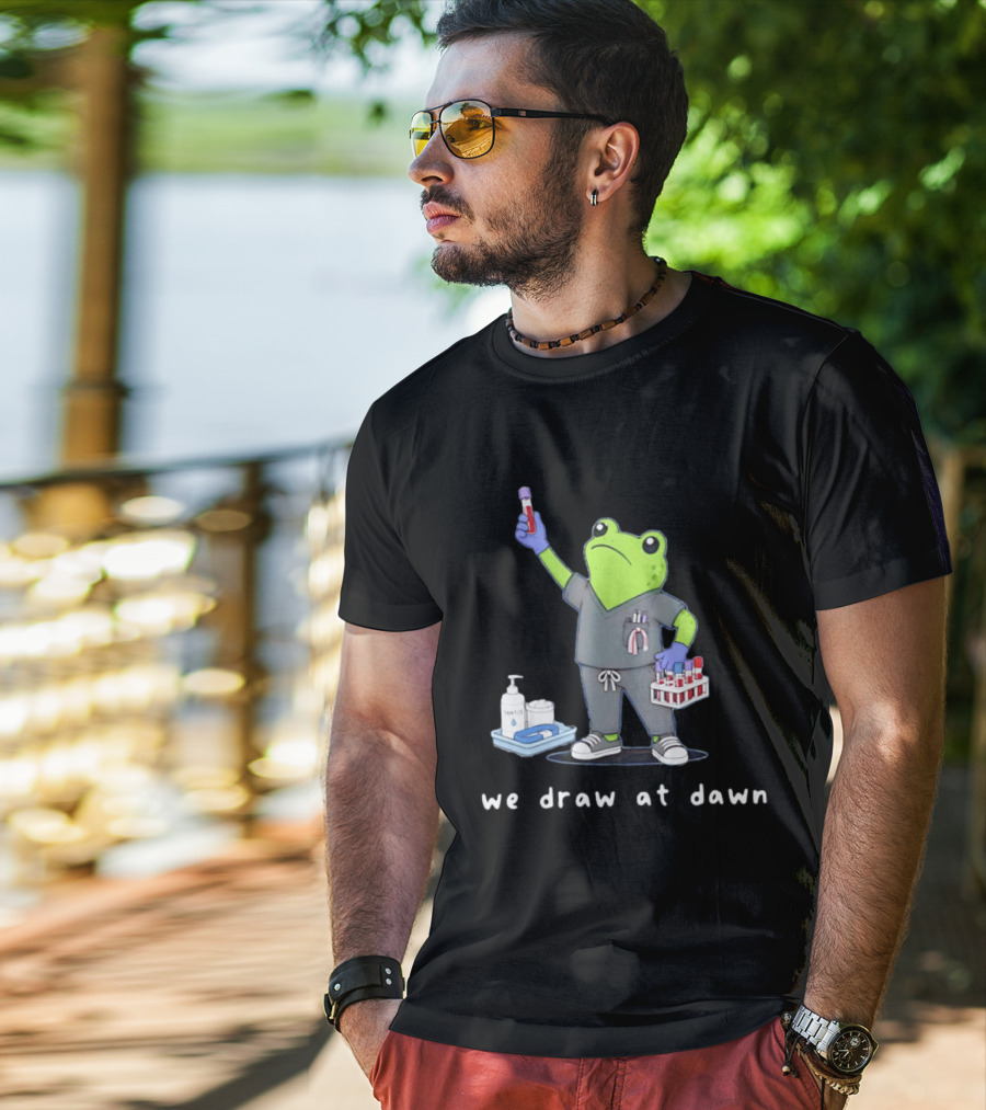 Phlebotomist Frog We Draw At Dawn Humor Lab Tech Supplies T-Shirt