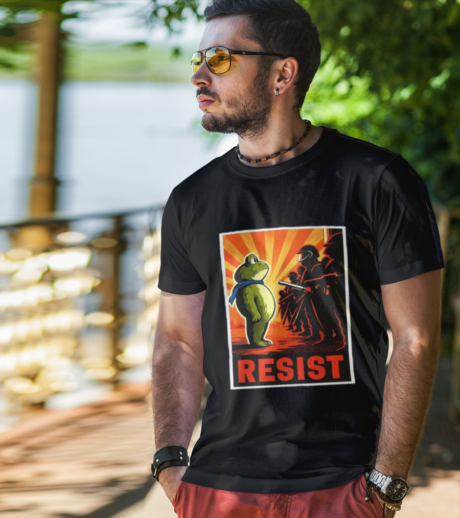 Resist Portland Frog 2025 Anti Fascism Protest Art With Frog And Riot Police T-Shirt