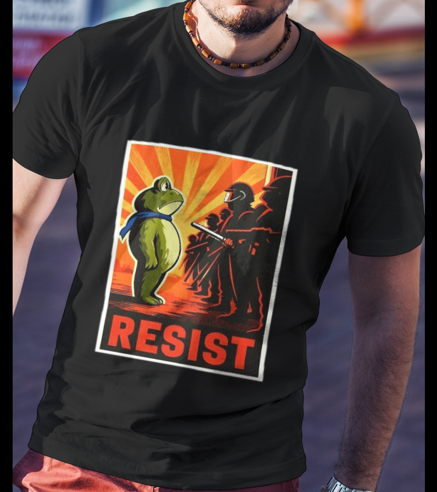 Resist Portland Frog 2025 Anti Fascism Protest Art With Frog And Riot Police T-Shirt