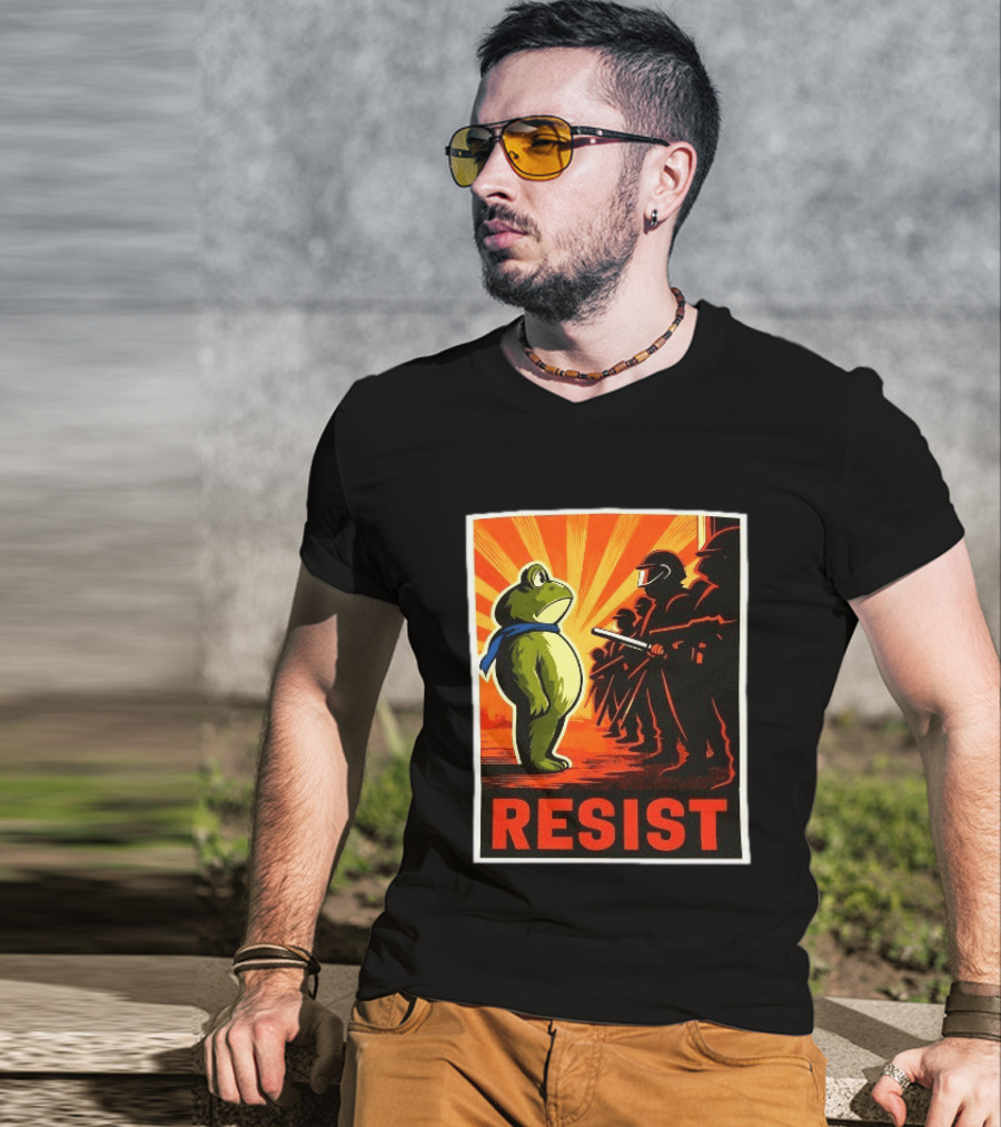 Resist Portland Frog 2025 Anti Fascism Protest Art With Frog And Riot Police T-Shirt