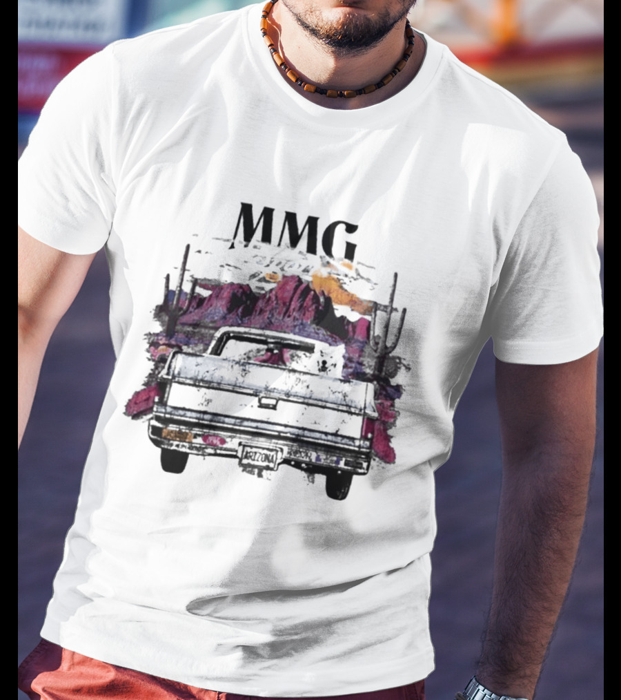 MMG Luna Vintage Car Desert Sunset Scene T-Shirt