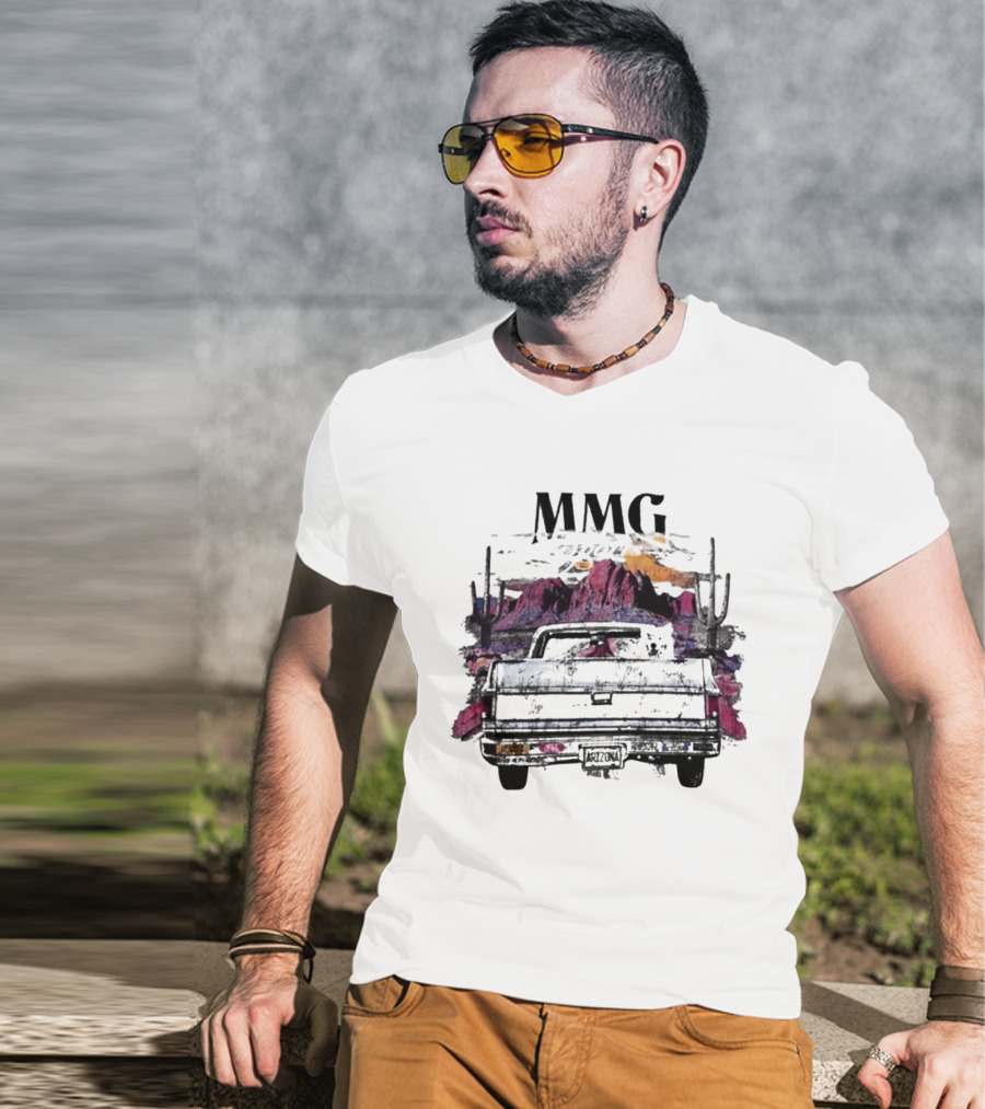 MMG Luna Vintage Car Desert Sunset Scene T-Shirt