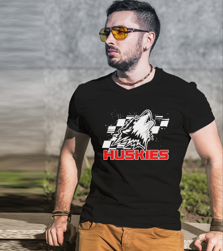 Huskies Howling Checkered Racing Flag T-Shirt
