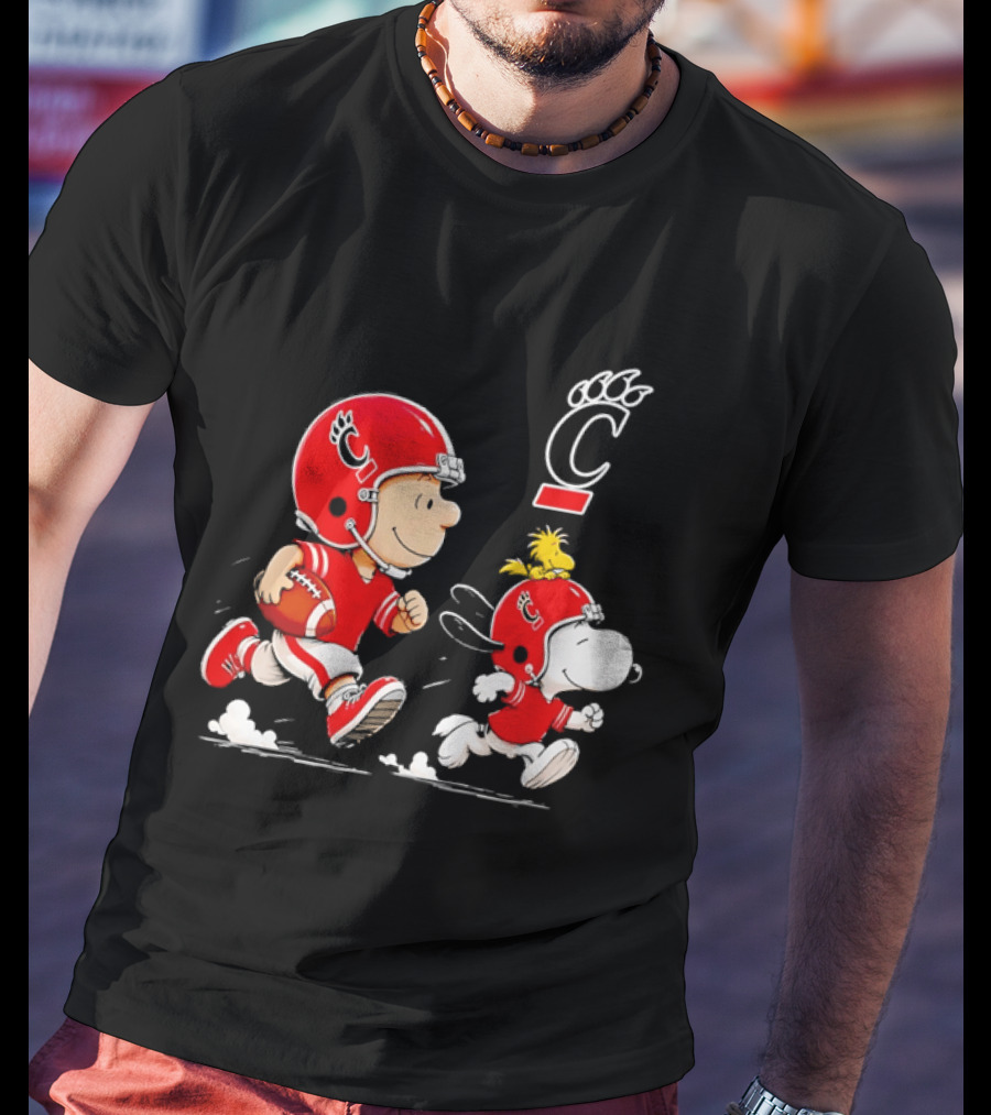 Charlie Brown Snoopy Cincinnati Bearcats Football Running T-Shirt