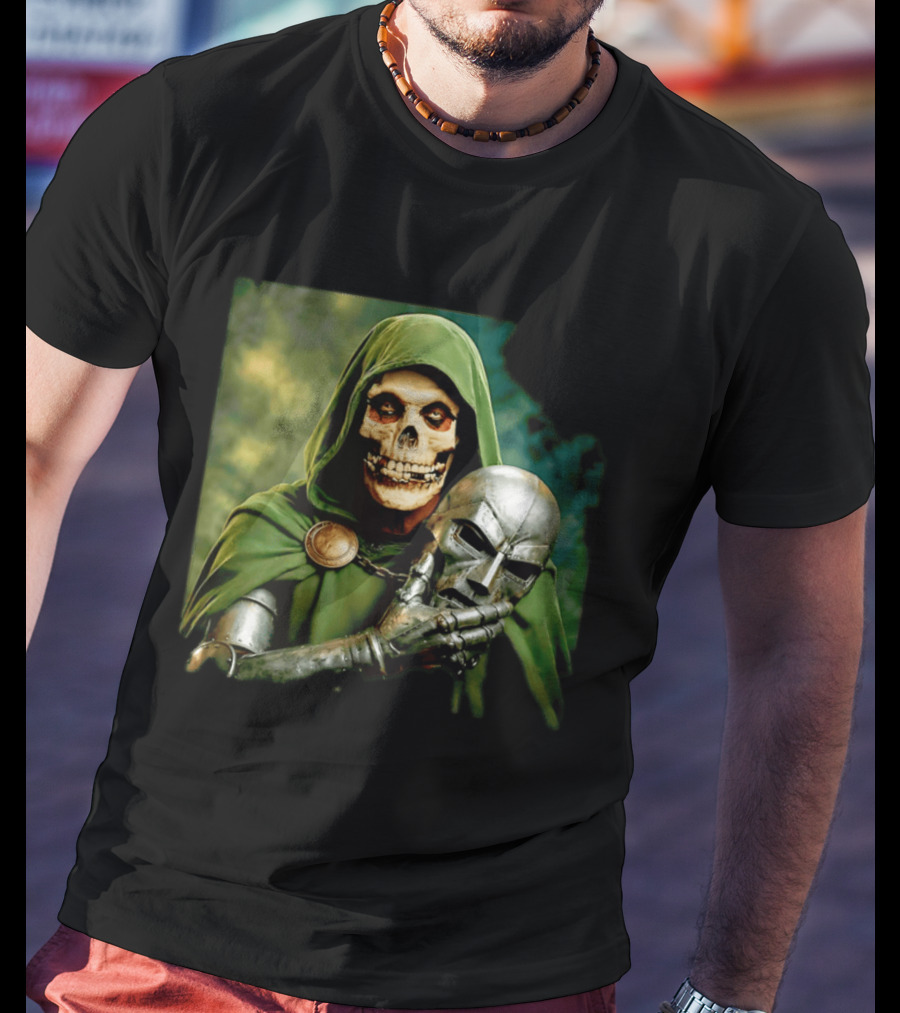 Doctor Doom Skull Face Holding Mask Supervillain Marvel T-Shirt