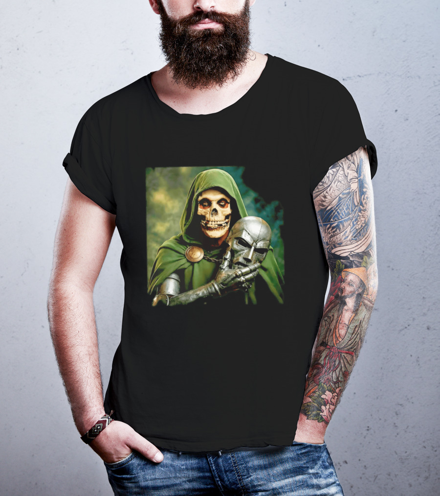 Doctor Doom Skull Face Holding Mask Supervillain Marvel T-Shirt