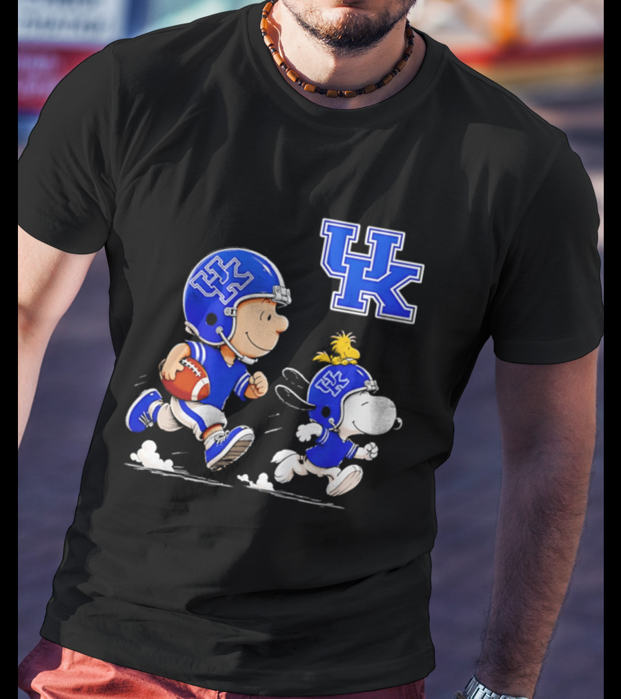 Peanuts Charlie Brown Snoopy University Of Kentucky Football Running UK T-Shirt