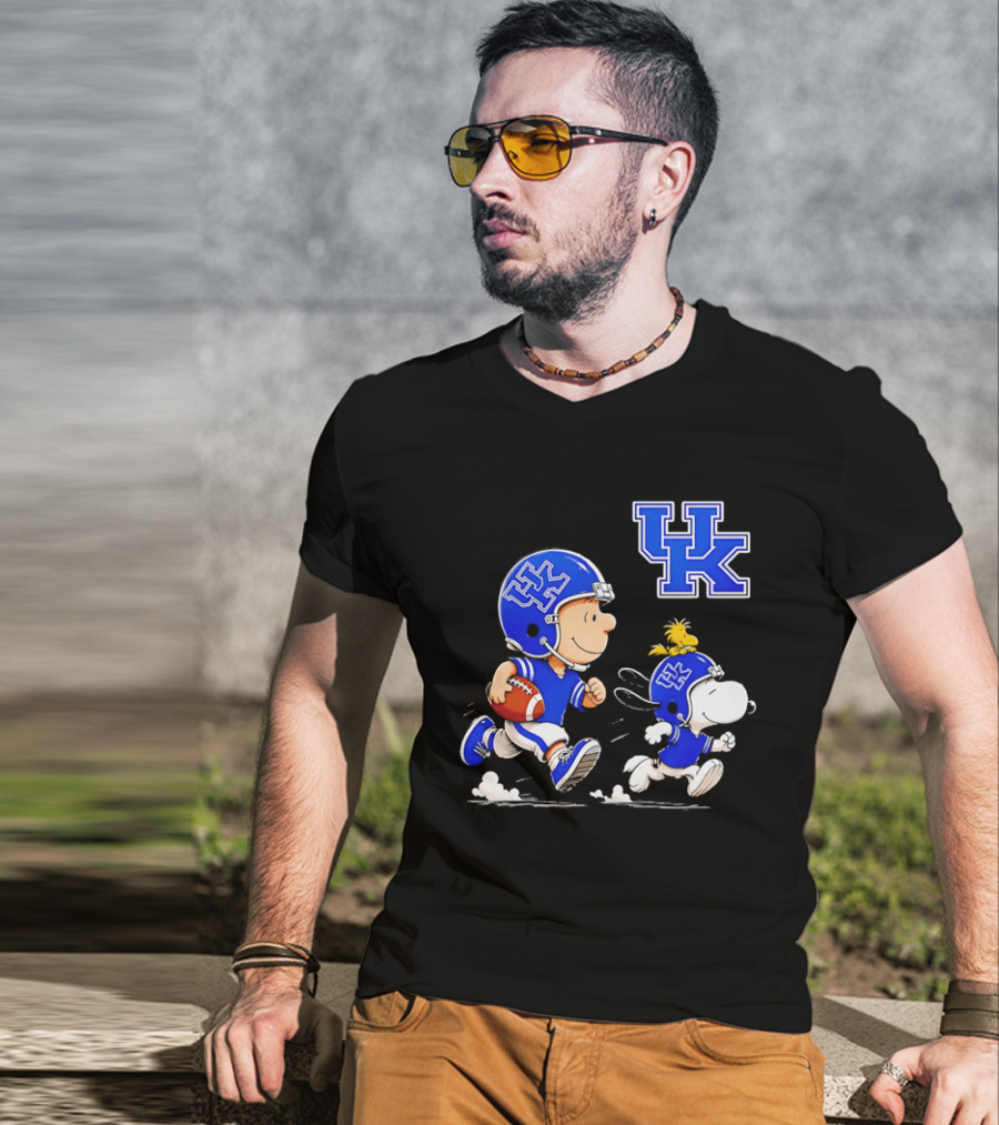 Peanuts Charlie Brown Snoopy University Of Kentucky Football Running UK T-Shirt