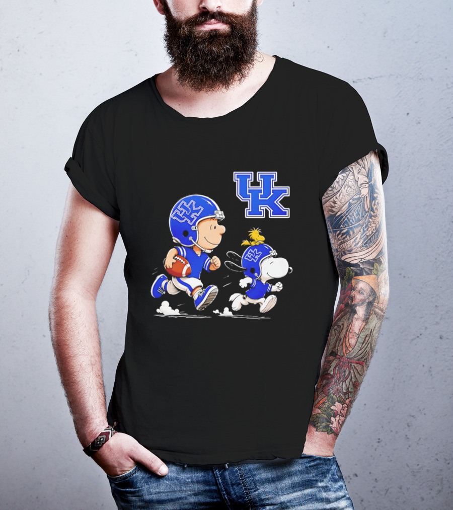 Peanuts Charlie Brown Snoopy University Of Kentucky Football Running UK T-Shirt