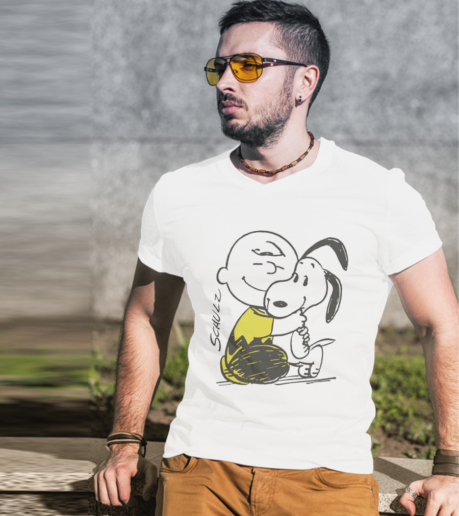 Schulz Charlie Brown Snoopy Hugging Classic Peanuts Friendship T-Shirt