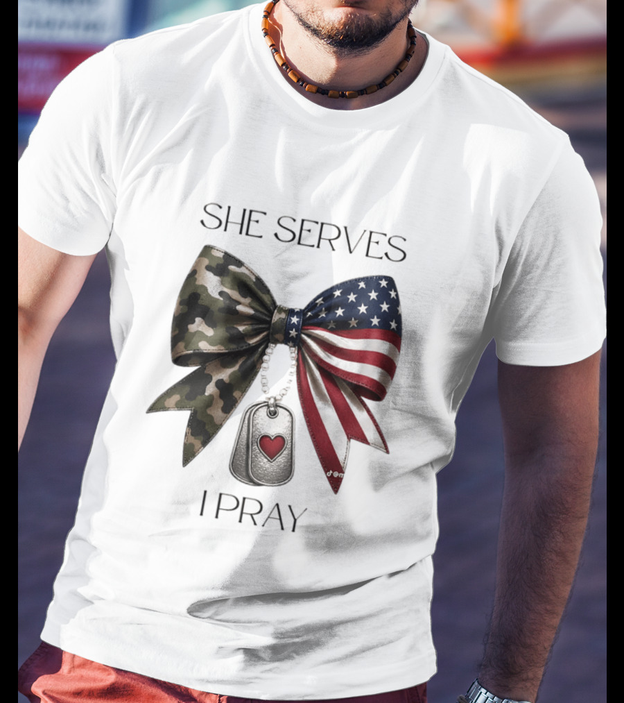 She Serves I Pray USA Flag Camo Bow Dog Tags T-Shirt