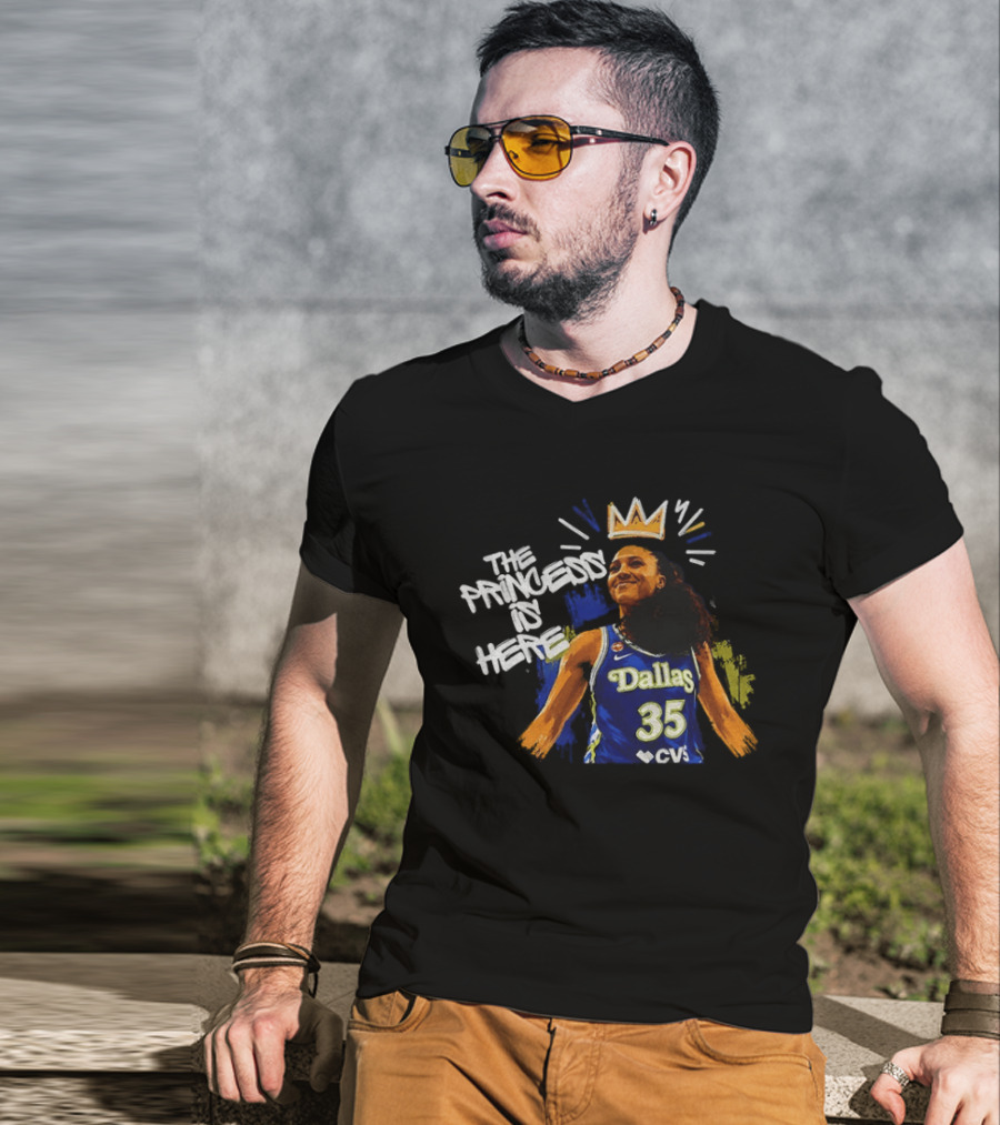 Azzi Fudd Dallas Wings The Princess Is Here Basketball Player 35 T-Shirt