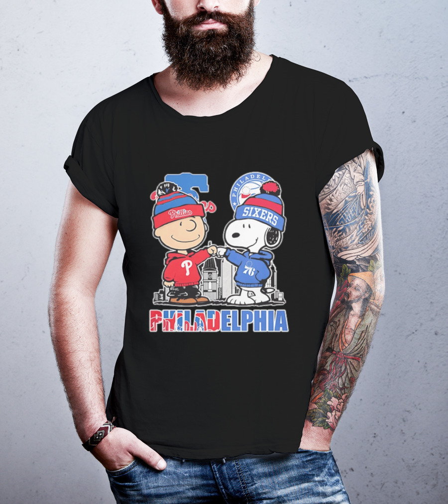 Charlie Brown And Snoopy Fist Bump Phillies Sixers Philadelphia T-Shirt