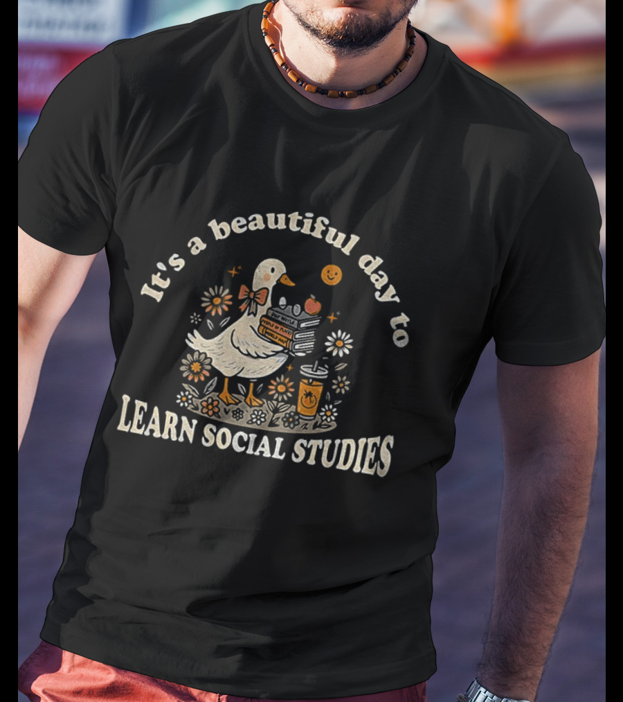 Goose It's A Beautiful Day To Learn Social Studies Happy Halloween T-Shirt