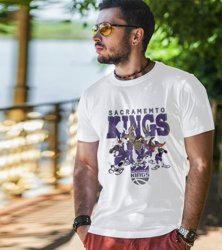 Sacramento Kings Looney Tunes Characters NBA Basketball Team T-Shirt