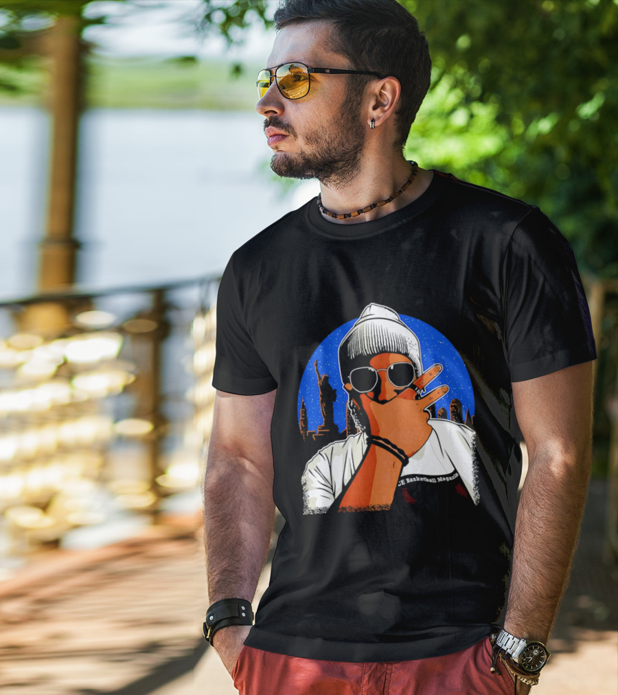 CE Basketball Magazin NYC Skyline Statue Of Liberty Statue Peace Sign T-Shirt